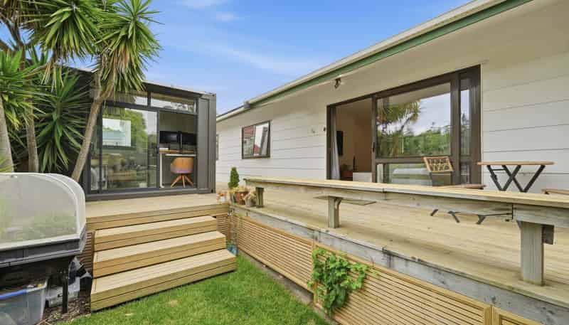 2/14 Mozeley Avenue, Devonport