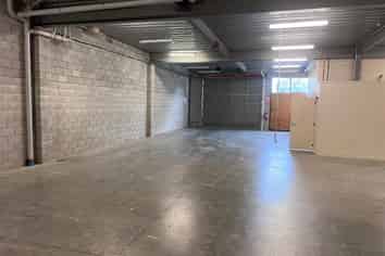 Modern Warehouse & Office Opportunity on Rosebank Road