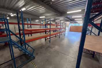 Modern Warehouse & Office Opportunity on Rosebank Road
