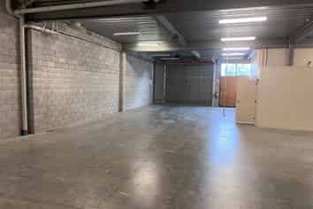 Modern Warehouse & Office Opportunity on Rosebank Road