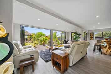 27 Chums Road, Paraparaumu Beach