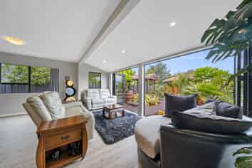 27 Chums Road, Paraparaumu Beach