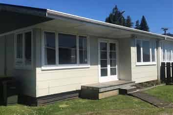 30b Werrina Crescent, Mangakakahi