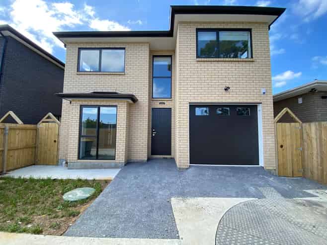 13C Graeme Avenue, Mangere East