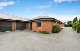 2/395 Armagh Street, Linwood