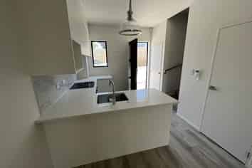 5/241 Don Buck Road, Massey