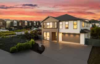 1 Luff Place, Long Bay