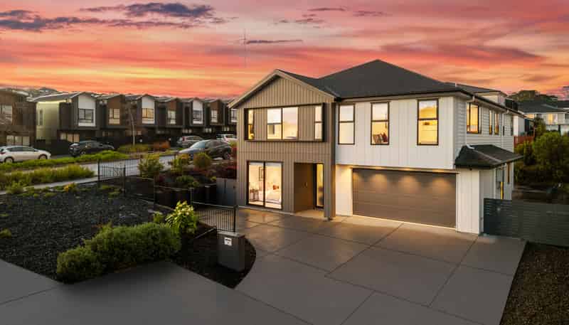 1 Luff Place, Long Bay