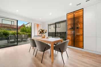 1 Luff Place, Long Bay