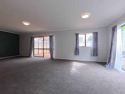 31A Chorley Avenue, Massey