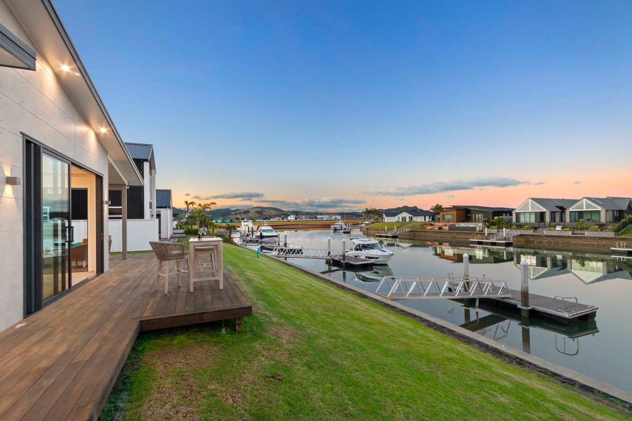 Waterfront Elegance - Vista 6
