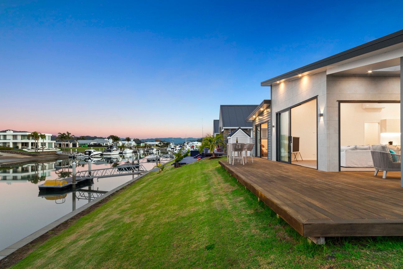 Waterfront Elegance - Vista 5