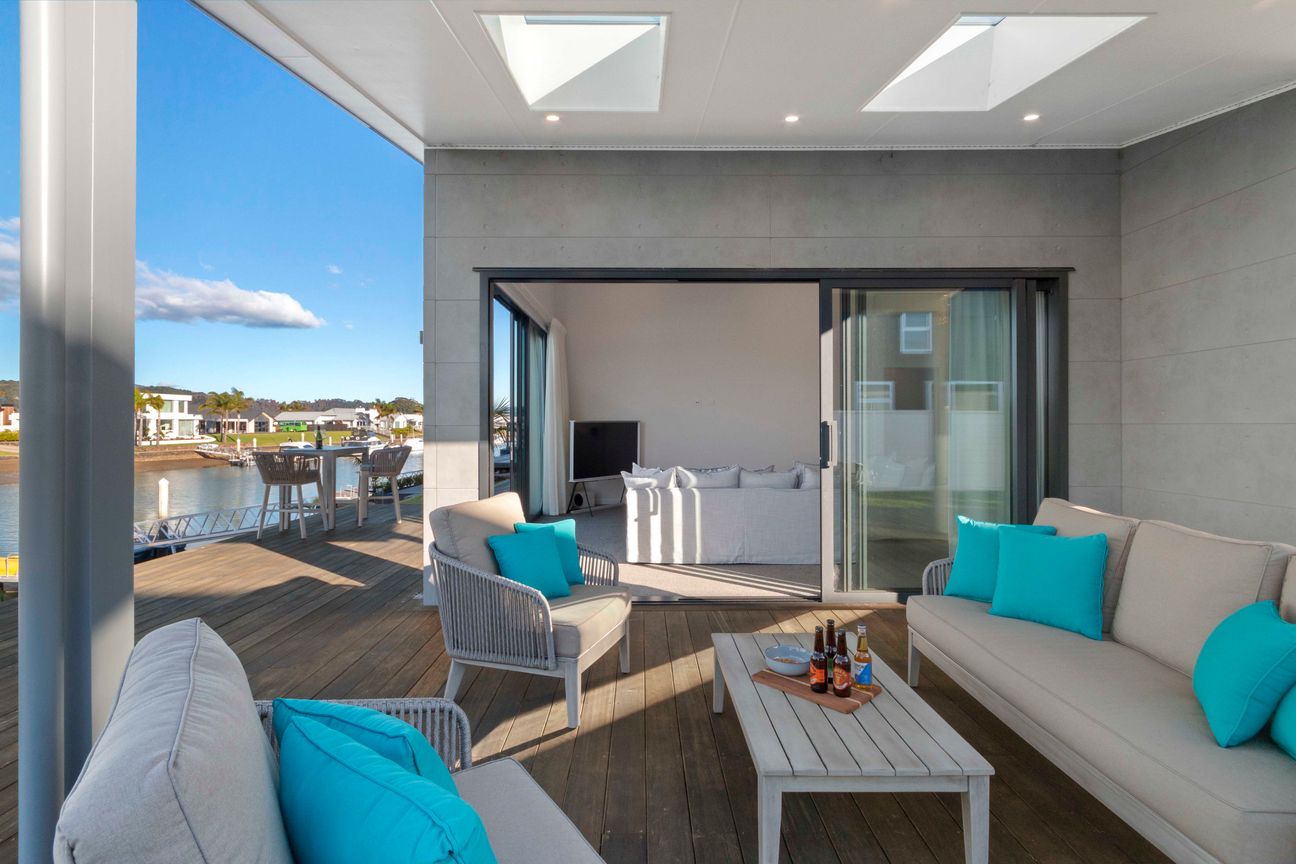 Waterfront Elegance - Altro