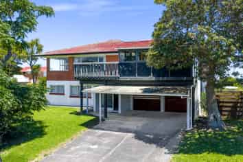 10 Riverhills Avenue, Pakuranga Heights