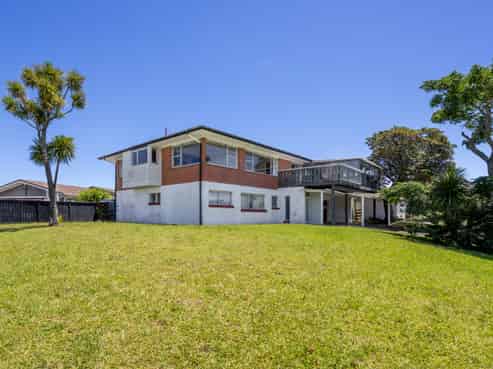 10 Riverhills Avenue, Pakuranga Heights