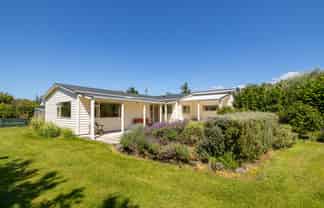 9 Donald Street, Featherston