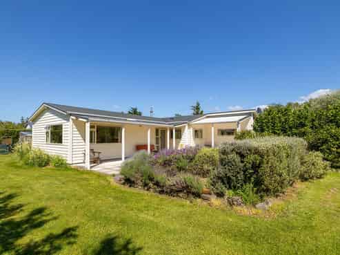 9 Donald Street, Featherston