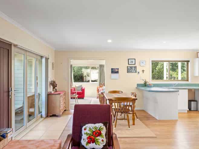 9 Donald Street, Featherston