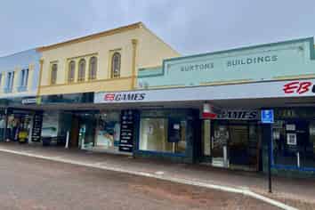 First Class Art Deco Retail