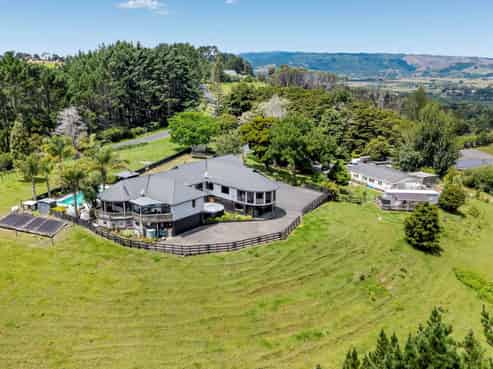 317 & 317A West Road, Brookby