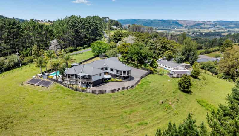 317 & 317A West Road, Brookby