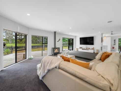 317 & 317A West Road, Brookby