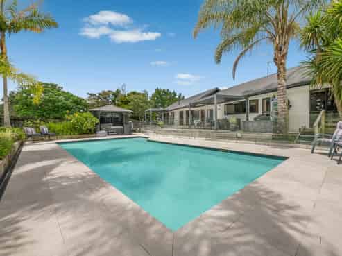 317 & 317A West Road, Brookby