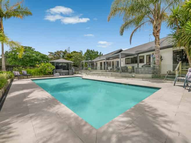 317 & 317A West Road, Brookby