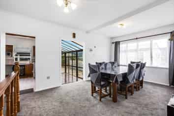 32 Raroa Terrace, Tawa