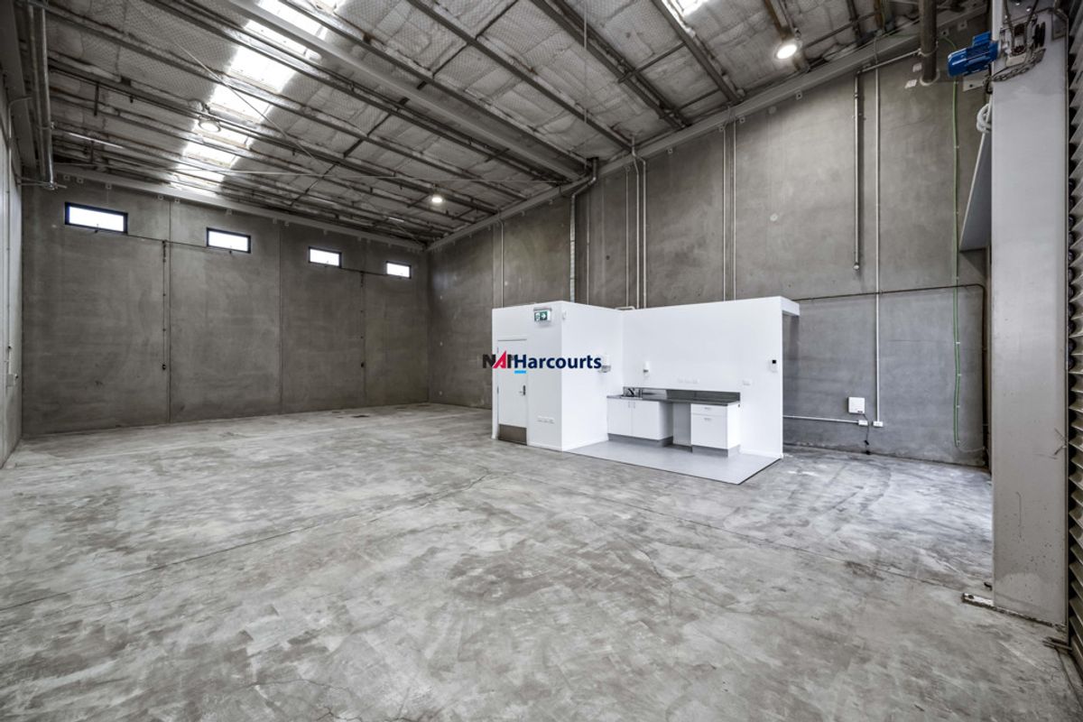 Modern and Functional Industrial Unit For Lease – pohled 4