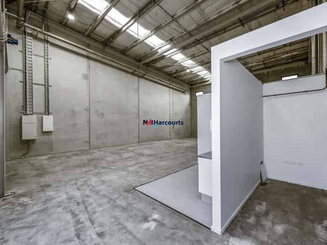 Modern and Functional Industrial Unit For Lease