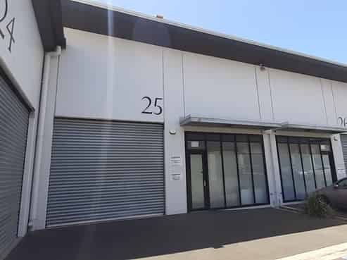 Modern and Functional Industrial Unit For Lease
