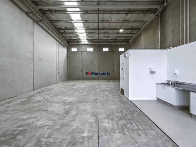 Modern and Functional Industrial Unit For Lease