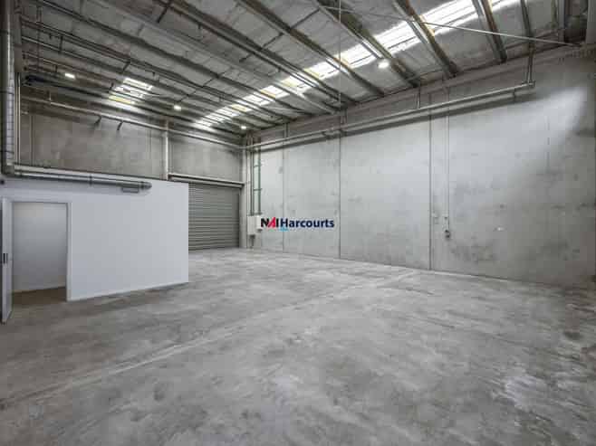 Modern and Functional Industrial Unit For Lease