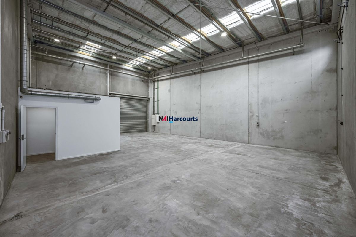 Modern and Functional Industrial Unit For Lease – pohled 2