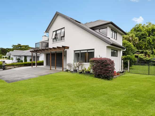 76 Addison Street, Leamington