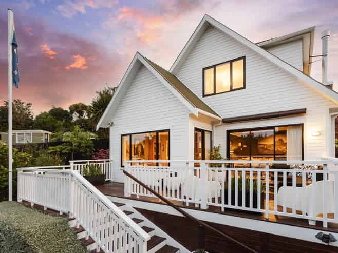 4 District Road, Roseneath