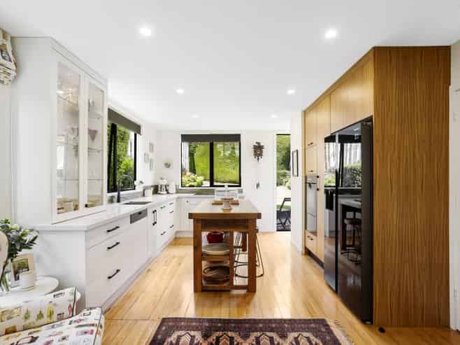 4 District Road, Roseneath