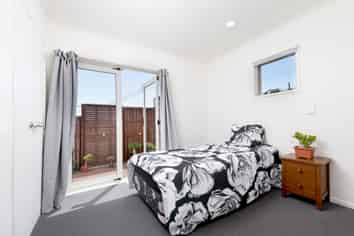 1/49 Henderson Valley Road, Henderson