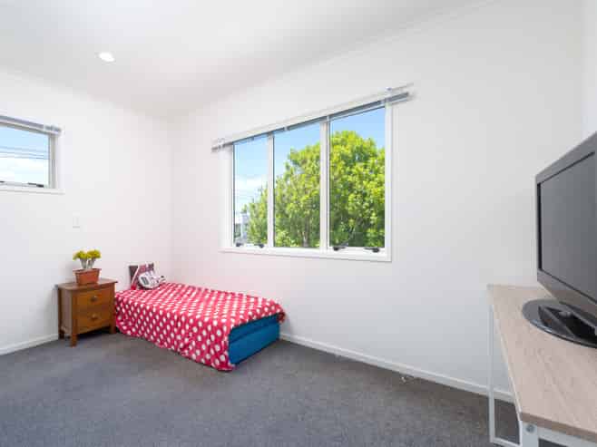 1/49 Henderson Valley Road, Henderson