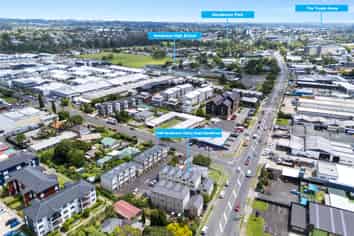 3/49 Henderson Valley Road, Henderson