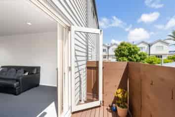 3/49 Henderson Valley Road, Henderson