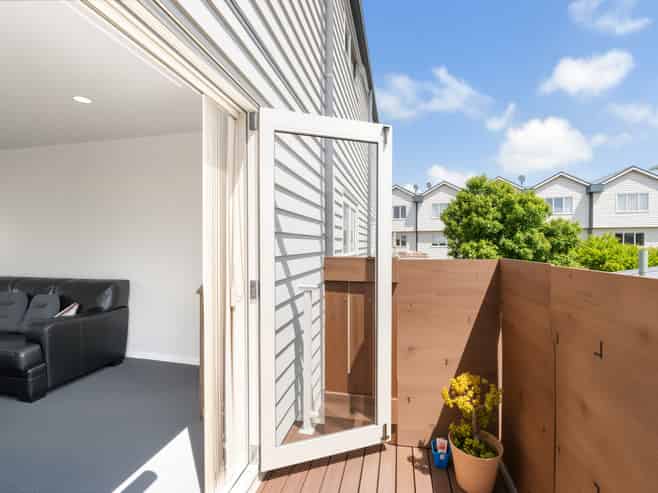 3/49 Henderson Valley Road, Henderson