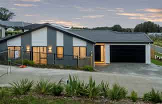 14 Rongoa Maori Way, Pukekohe