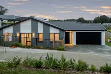 14 Rongoa Maori Way, Pukekohe