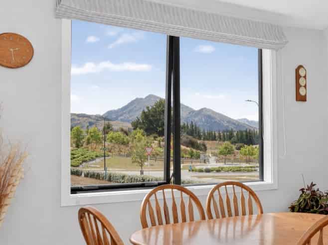 11 Tahi Street, Wanaka