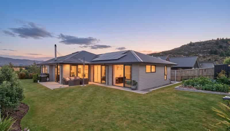 11 Tahi Street, Wanaka