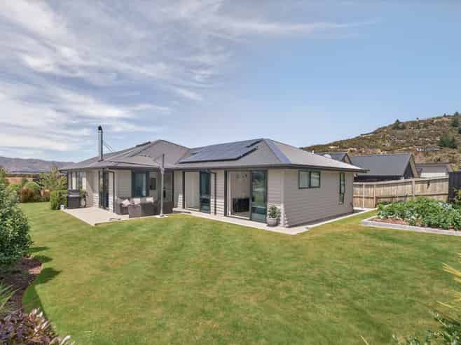 11 Tahi Street, Wanaka