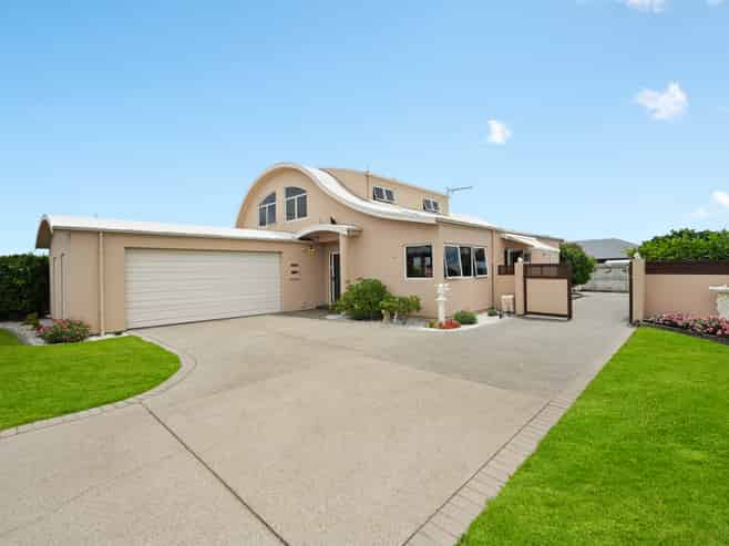 210 Thomas Road, Rototuna North