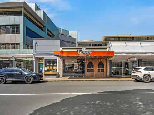 BITE-SIZED, FREEHOLD RETAIL
